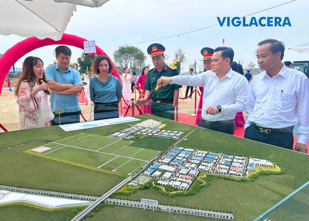 タイグエン省ソンコンⅡ工業団地の鍬入れを実施いたしました